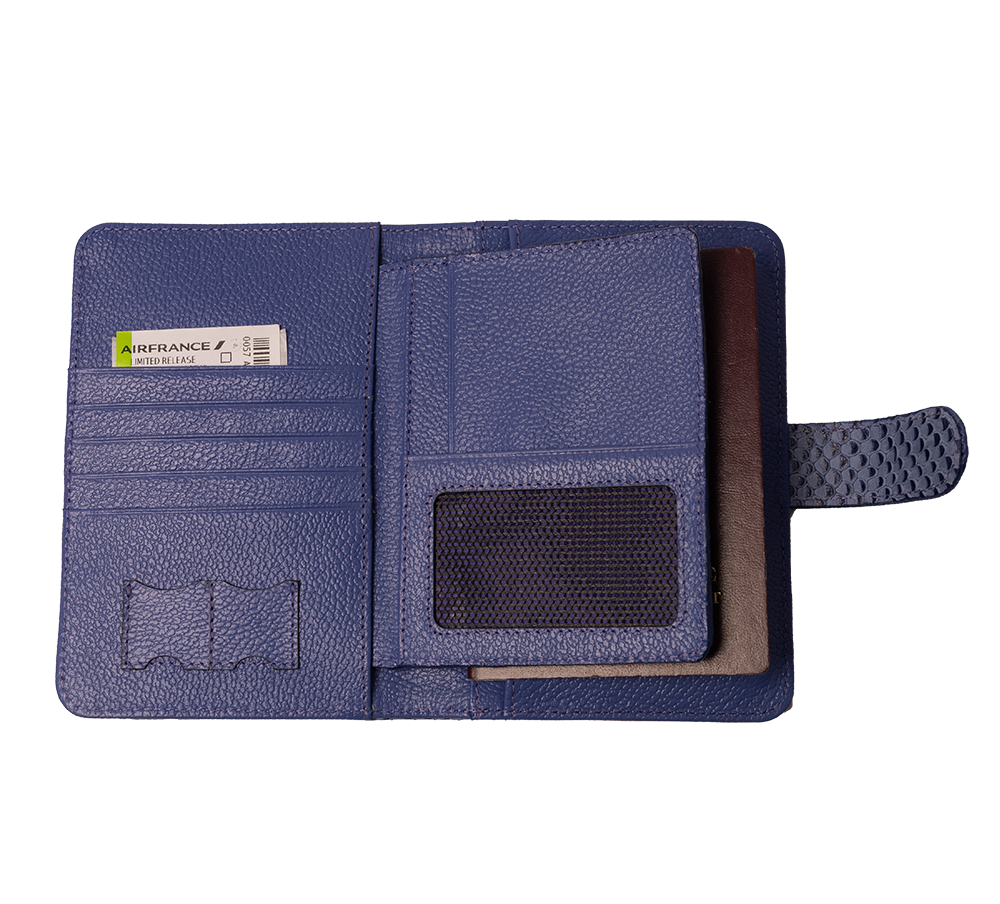 portapasaporte-azul-texturizado-abierto