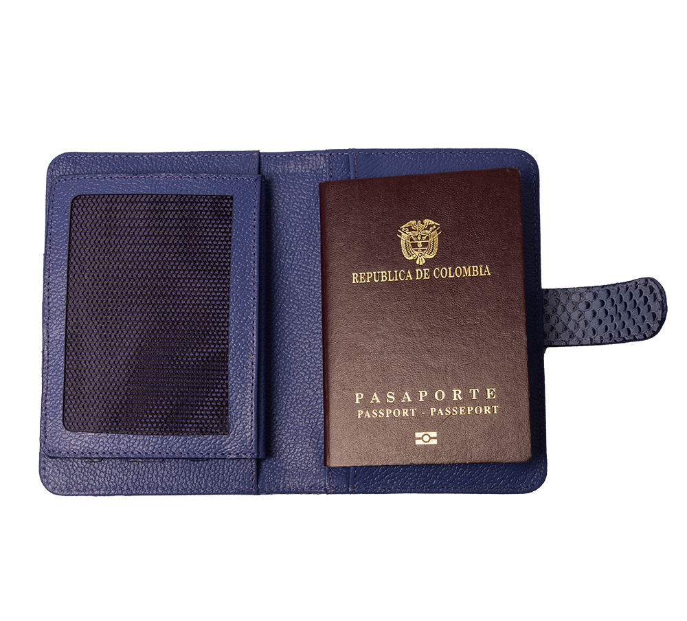 portapasaporte-azul-texturizado-abierto2